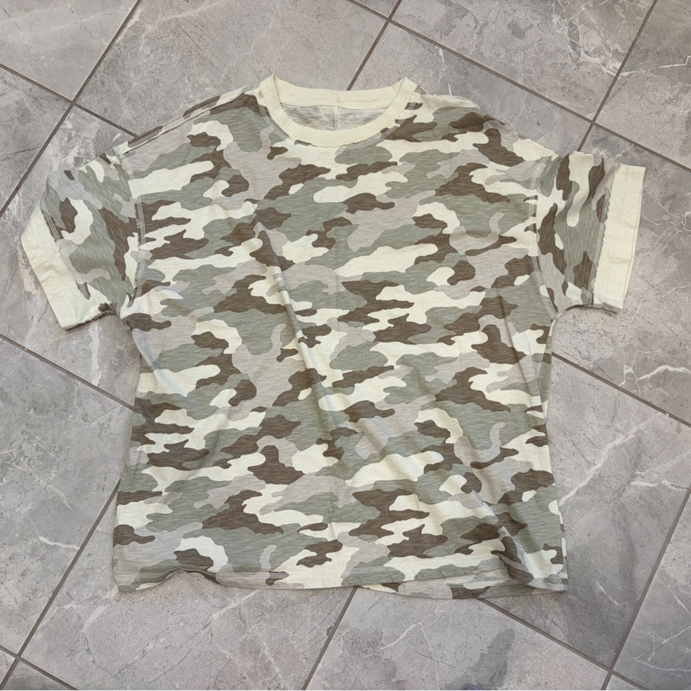 NWOT Aerie M oversized camo t-shirt